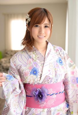 ภรรยาชาวเอเชียสีน้ำตาล Yumi Maeda ถอดเสื้อคลุมของเธอและโดนกระแทกในห้องน้ำ (20P)