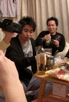 (วิดีโอ) Ami Tokunaga ส่วนหนึ่งของสโมสรเทนนิสที่สนุกที่สุดในญี่ปุ่นนักศึกษาสาวหน้าอกใหญ่ดื่มที่บ้านและเล่นทันที (17P)