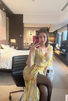 (คอลเลกชันออนไลน์) XiuRen นางแบบสวย Guoer Victoria “เสื้อเหลือง” (30P)
