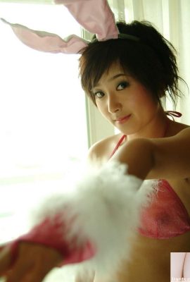 รูปถ่ายหน้าอกที่สวยงามและกล้าหาญของสาวใช้ตัวน้อย Jiao Jiao (25P)