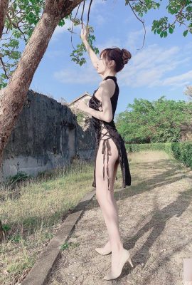 Zhihan สาวงามผมยาวสวม “กี่เพ้าผ่าสูง” อวดลูกพีชครึ่งหนึ่งของเธอ (11P)