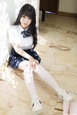 หน้าอกใหญ่ผิวขาวของ Zhu Ker สาวนักเรียนน่ารักยกกระโปรงขึ้นเพื่อล่อลวง (52P)