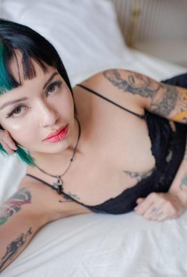 -Suicide Girls) 23 เมษายน 2024 – Queenkimmi – จางลงเป็นสีดำ (44P)