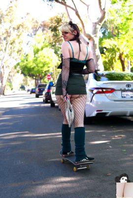 -Suicide Girls) 22 ส.ค. 2024 – Sophiistar – She Was A Sk8er Girl (49P)