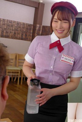 Shiori Minami: ฉันผู้จัดการร้านอาหารของครอบครัวยอมจำนนต่อสิ่งล่อใจกามของเด็กสาวพาร์ทไทม์ตัวน้อยและมีเพศสัมพันธ์กับเธอในช่วงชีวิตของเธอ… (20P)