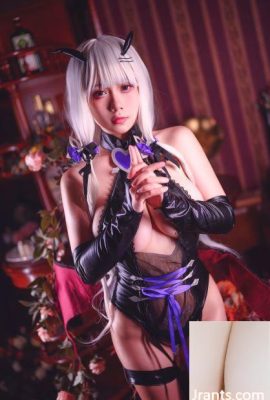 (Coser) Doom 787 – Azur Lane “Glorious Succubus” (40P)