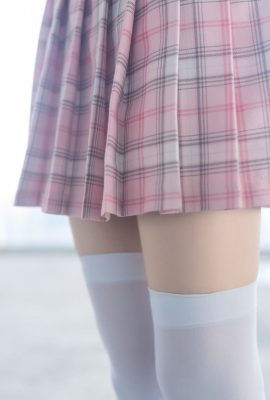 (กระต่ายเล่นกับภาพยนตร์) – กระโปรงลายสก๊อตสีชมพูขี้เล่น (41p)