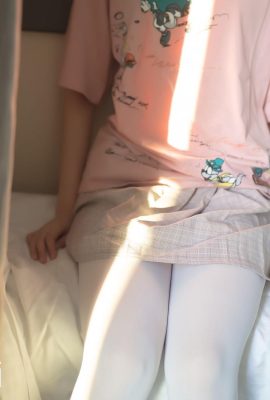 (กระต่ายเล่นกับภาพยนตร์) – ผ้าไหมสีขาวและผ้าปูที่นอนและร่างกาย (40p)
