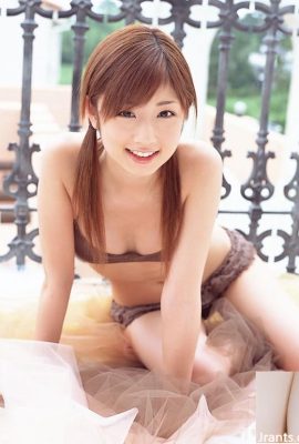 รูปถ่ายน่ารักของ Yuko Okura สีขาวและนุ่ม (20p)