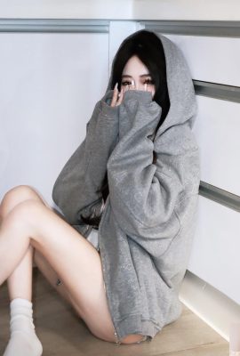 ผิวขาวหิมะเผยให้เห็นลุคเซ็กซี่ที่น่าดึงดูดและเซ็กซี่ “น่ารัก” (20p)
