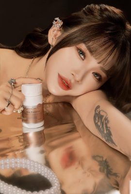 กระพุ้งด้านหน้าและด้านหลังน่าดึงดูดเกินไป “Lina” มีตัวเลขที่ดีที่ไม่สามารถซ่อนได้ (22p)