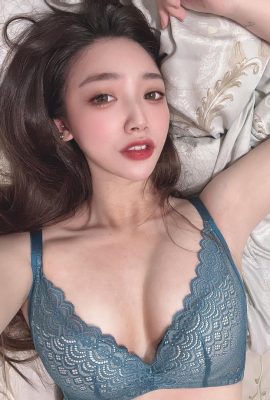 “Yuge” เส้นโค้งเต้านมด้านข้างทำให้คนทนไม่ได้ (21p)