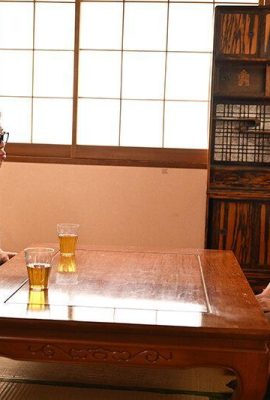 Ikegami Otoha, Adachi Yuri: น้องสาวสาวสวยชาวจีนที่ได้รับความนิยมอย่างสูงกำลังโบกแขนและเส้นยาวนั้นน่าทึ่งในถนนของจีน … (21p)