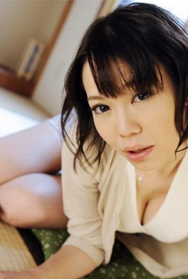 “งานที่ฉันเห็นที่ไหนสักแห่งมันเป็นครั้งแรกที่ฉันอยู่เบื้องหลัง” Tsuki Miyayoi (30p)