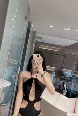 สาวสวย “III66666666” ร่างกายเซ็กซี่ทำให้ผู้คนเผาหุ่น (10p)