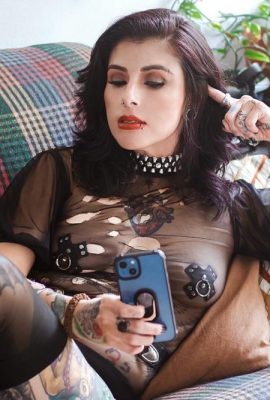 -Suicide Girls) 19 พฤษภาคม 2025 – Daphnep – Bright Darkness (59p)