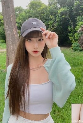 สาวสวยที่มีดวงตาไฟฟ้าแสดงออกถึงบรรยากาศที่สวยงามและเซ็กซี่และร้อนแรงทั่วร่างกายของเธอ (11p)