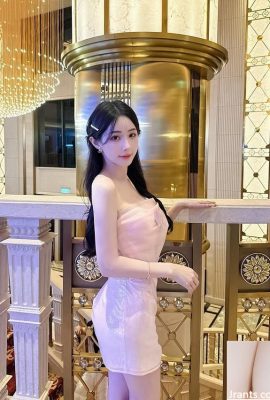 การถ่ายทอดสดของสาวสวย “อูลา” มีหน้าอกร้อนและสวยงามภายใต้ใบหน้าหวานของเธอ (10p)