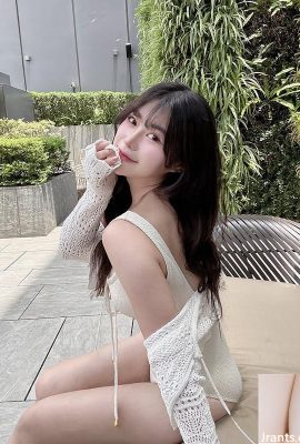 สาวสวย “Lili” มีรอยยิ้มที่มีเสน่ห์และน่ารักที่น่าดึงดูดใจมาก! ร่างกายเป็นเรื่องที่น่าอัศจรรย์ (10p)