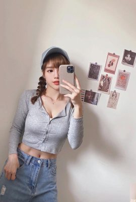 “Qiu Han” หญิงสาวที่มีแฟนมีอารมณ์สดชื่นที่ทำให้ผู้คนตกหลุมรักทันที! (10p)
