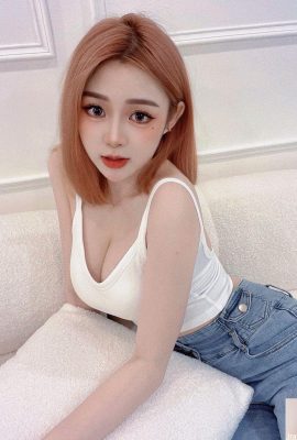 นางแบบหวาน “Mila” ไม่สามารถปกปิดหน้าอกของเธอและเต็มไปด้วยความชั่วร้ายและปลดปล่อยเธอ (10p)