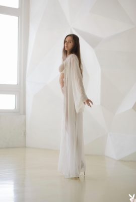 Playboy บวก 2025-05-20-Stacy Cruz-Bright Whites