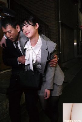 Yukishiro Miho: พนักงานหญิงลามกที่แกล้งดื่มมากเกินไปและล่อลวงเจ้านายตัวใหญ่ของเธอ Yukishiro Miho (21p)