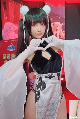 รอยยิ้มอันแสนหวานของ Coser ทำให้ผู้คนตกอยู่ในจุด (10p)