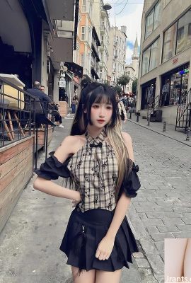 สาวสวยสวย “ana sinni” แสดงรูปร่างที่นุ่มนวลและเสน่ห์ของเธอ (10p)