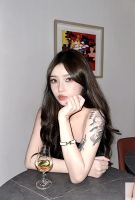 “Wiwei” รอบและหน้าอกอ่อนโยนปรากฏขึ้นทันทีและไม่สามารถเพิกเฉยได้ (10p)