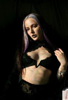 -Suicide Girls) Jul 06, 2025 – Vitadeam – Moon (46p)