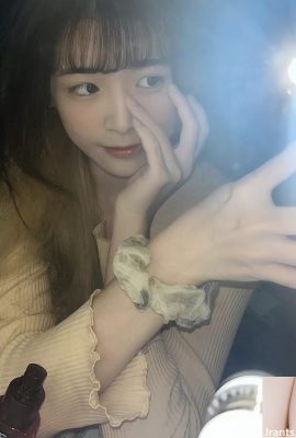 เอวเรียวของ “ฮินะ” เผยให้เห็นส่วนโค้งเว้าสุดเซ็กซี่ (10P)