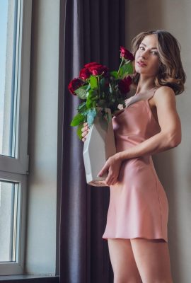 Hilary C – ดอกไม้ยามเช้า (112P)