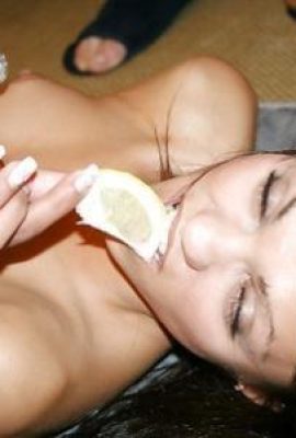 ท้องแบนของสาวผมบลอนด์ Slutty เต็มไปด้วยน้ำอสุจิหลังจากมีเซ็กส์หมู่ (11P)