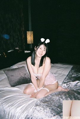 ฟุมิโนะ ซัตสึกิ: ฟุมิโนะ ซัตสึกิ เพื่อนเซ็กซ์ที่แต่งงานแล้วหาเวลาให้ฉันแม้ว่าเธอจะเสร็จกะกลางคืนเพราะเธอต้องการพบฉัน… (21P)